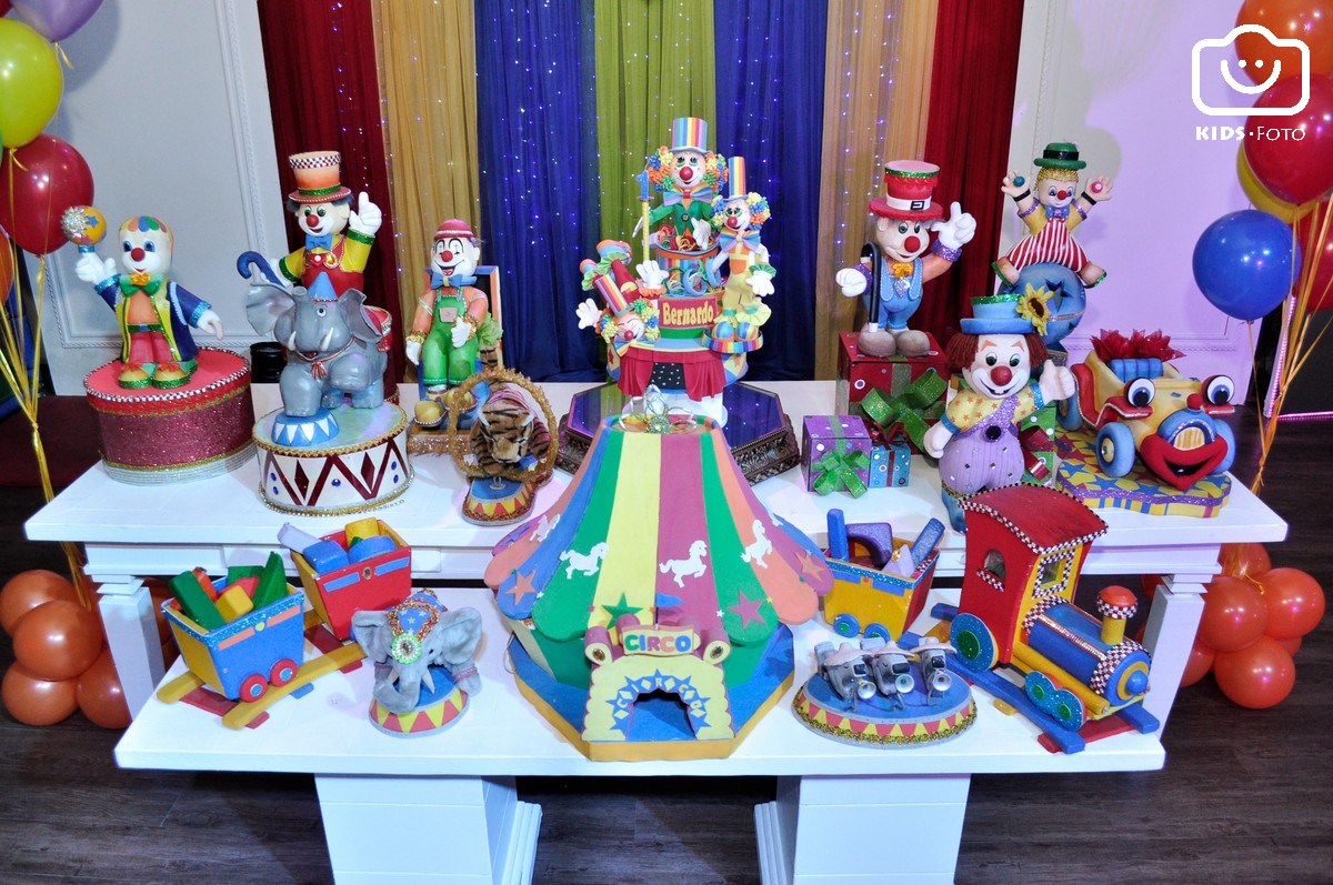 Festa de aniversário de 1 aninho do Bernardo, realizada na Fantasy Festerê em Porto Algre, por Kids Foto