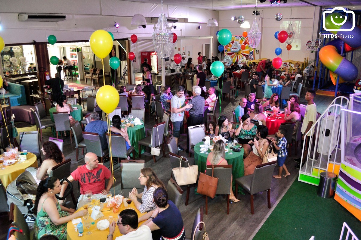 Festa de aniversário de 1 aninho do Bernardo, realizada na Fantasy Festerê em Porto Algre, por Kids Foto